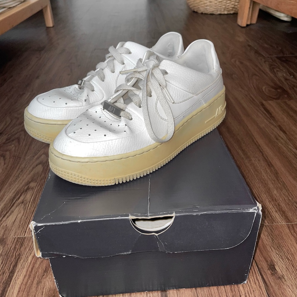 Nike Women's White Air Force 1 Sage Low Sneakers